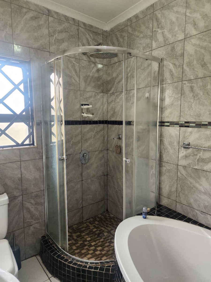 4 Bedroom Property for Sale in Flamwood North West